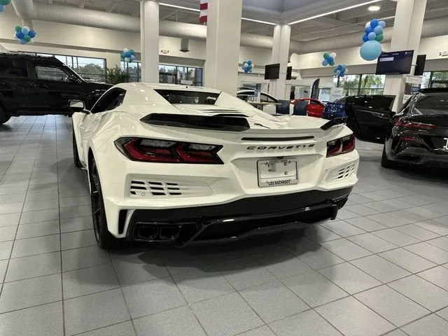 2025 Chevrolet Corvette E-Ray 1LZ photo 32