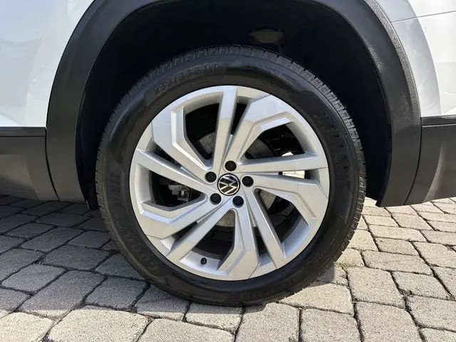 2022 Volkswagen Atlas 2.0T SE w/Technology photo 11