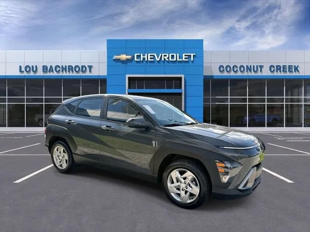 2024 Hyundai Kona SE photo 2