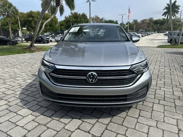 2024 Volkswagen Jetta SE photo 17