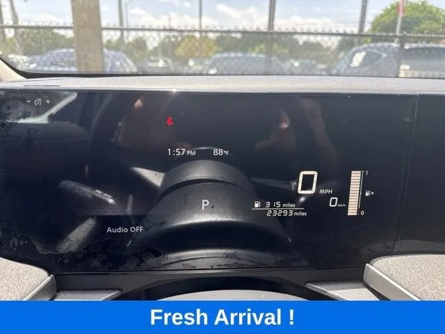 2025 Nissan Kicks SV photo 5