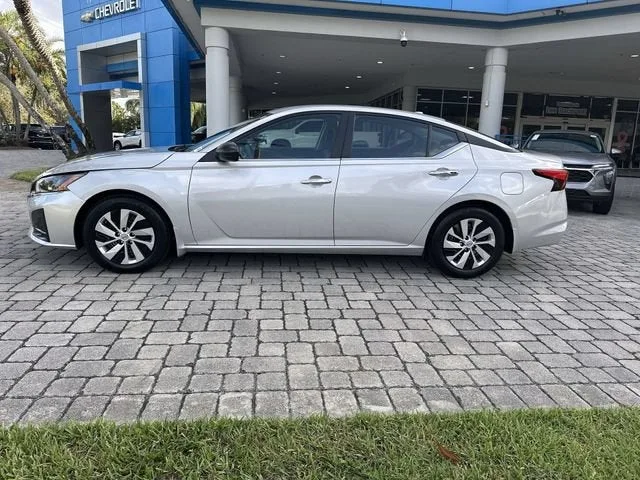 2025 Nissan Altima S photo 31