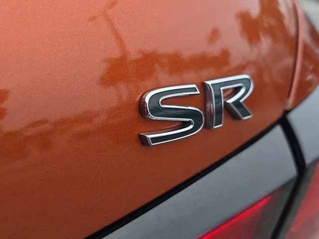2022 Nissan Altima 2.5 SR photo 11