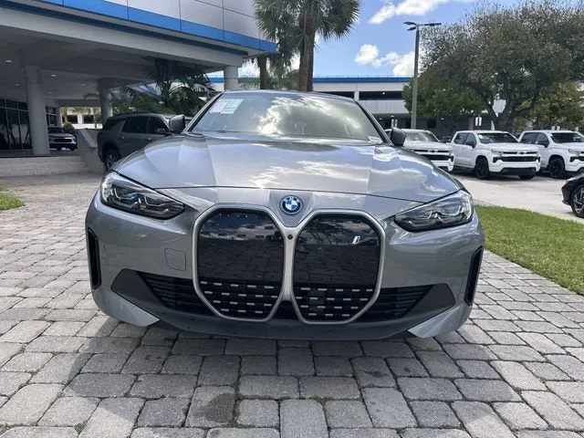 2023 BMW i4 eDrive35 photo 18