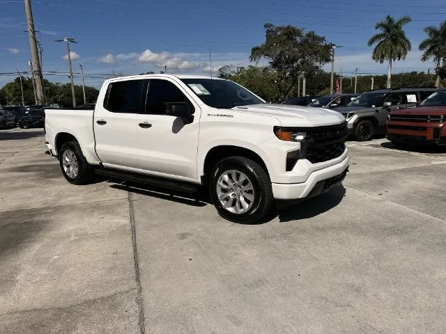 2025 Chevrolet Silverado 1500 Custom photo 16