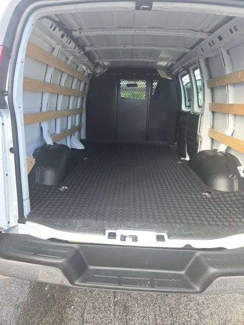 2025 Chevrolet Express Cargo WT photo 17