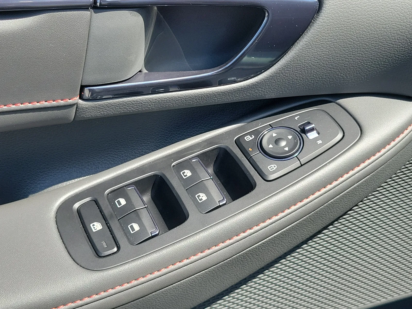 2025 Hyundai Sonata N Line photo 16