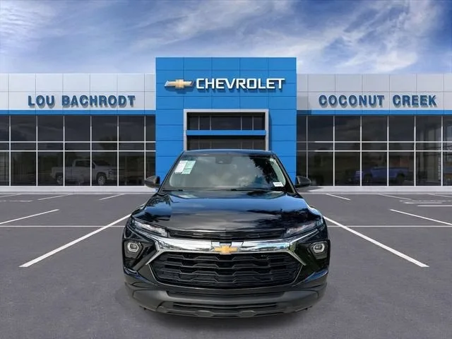 2024 Chevrolet Trailblazer LS photo 3
