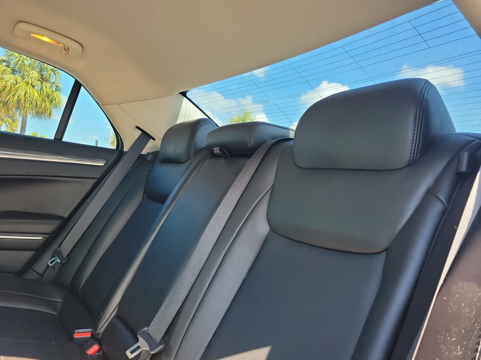 2021 Chrysler 300 Touring L photo 13