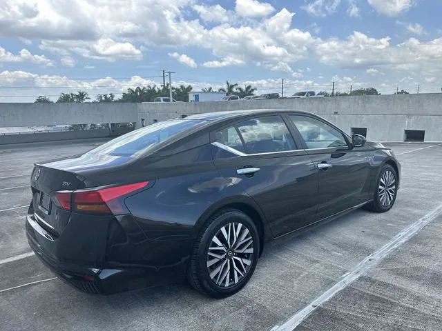 2024 Nissan Altima 2.5 SV photo 20