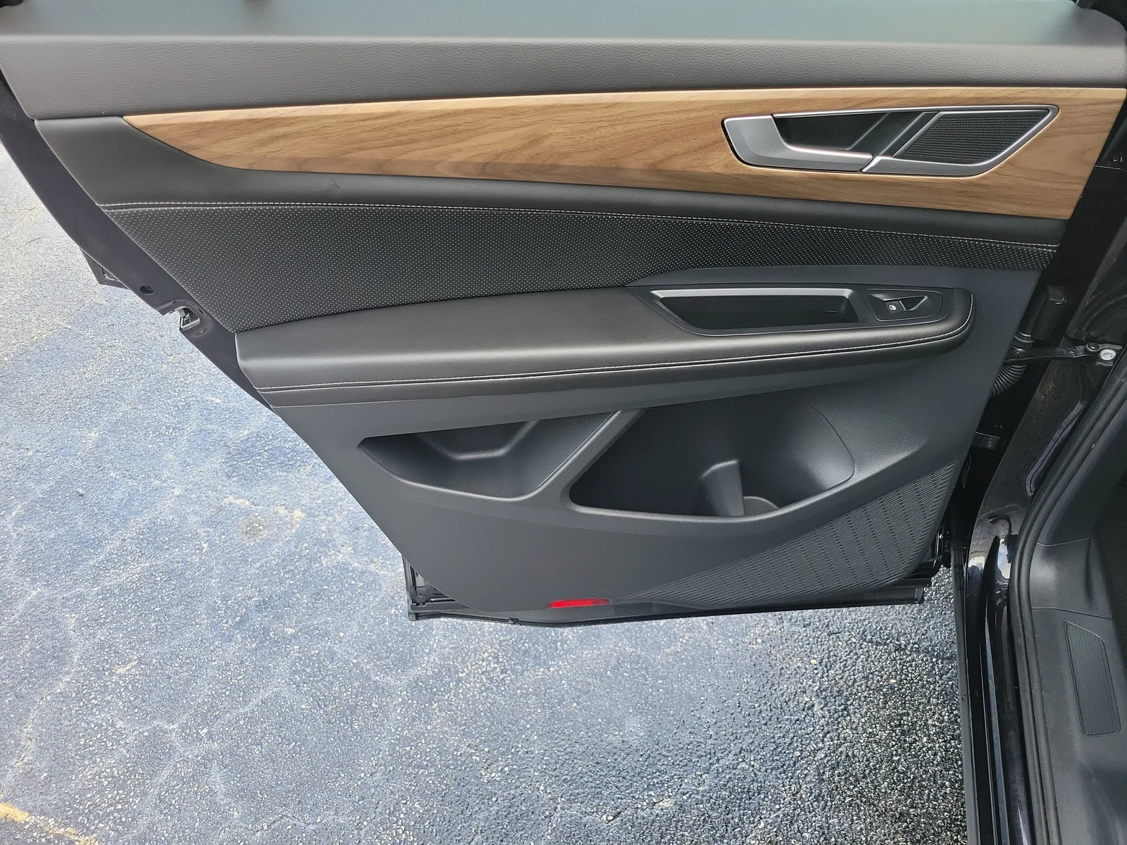 2024 Volkswagen Atlas 2.0T SE photo 16