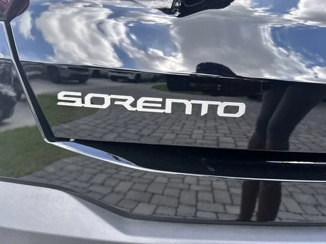 2026 Kia Sorento S photo 37