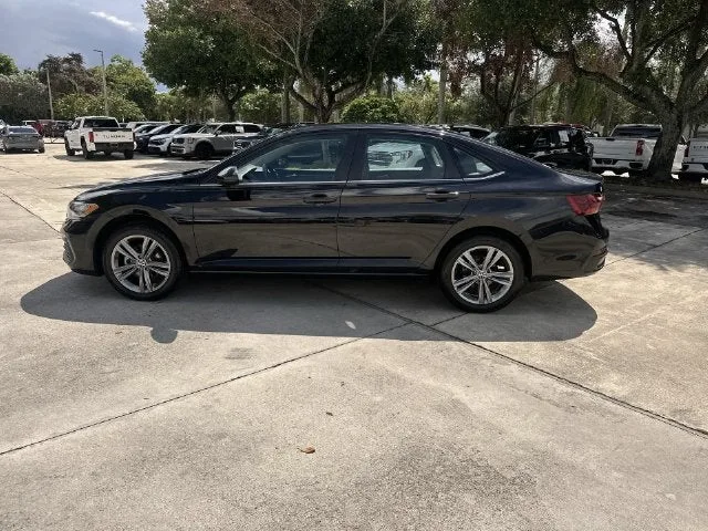 2024 Volkswagen Jetta SE photo 32