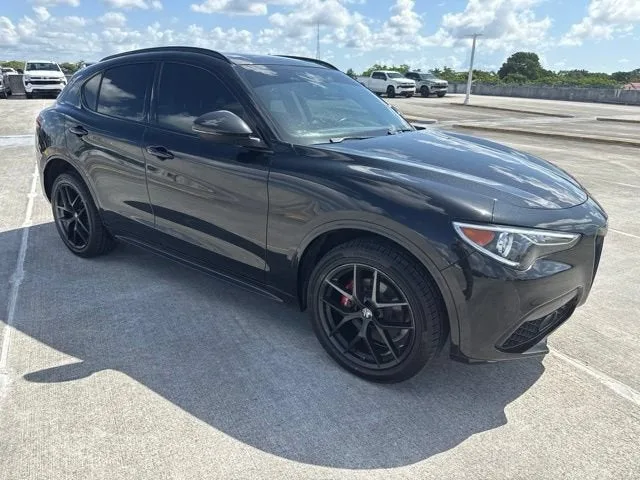 2020 Alfa Romeo Stelvio Ti photo 13