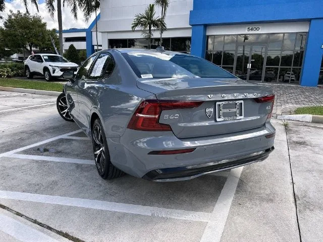 2024 Volvo S60 Plus Dark Theme photo 12