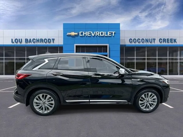 2023 INFINITI QX50 LUXE photo 9