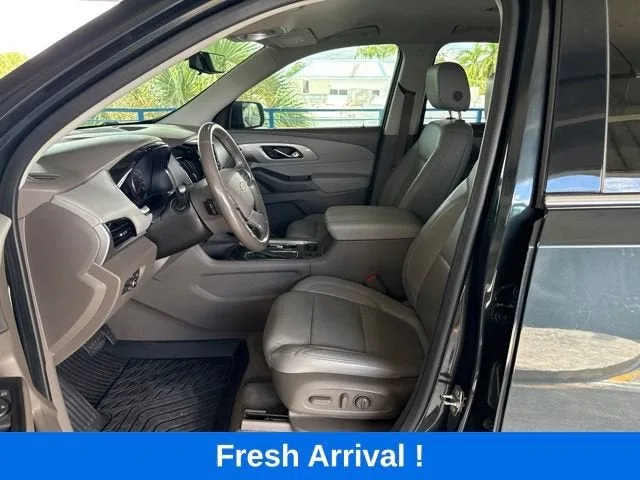2019 Chevrolet Traverse LT Leather photo 2