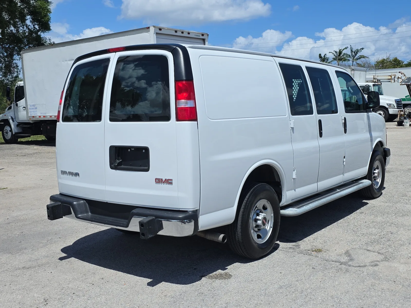 2024 GMC Savana Cargo 2500 Work Van photo 7