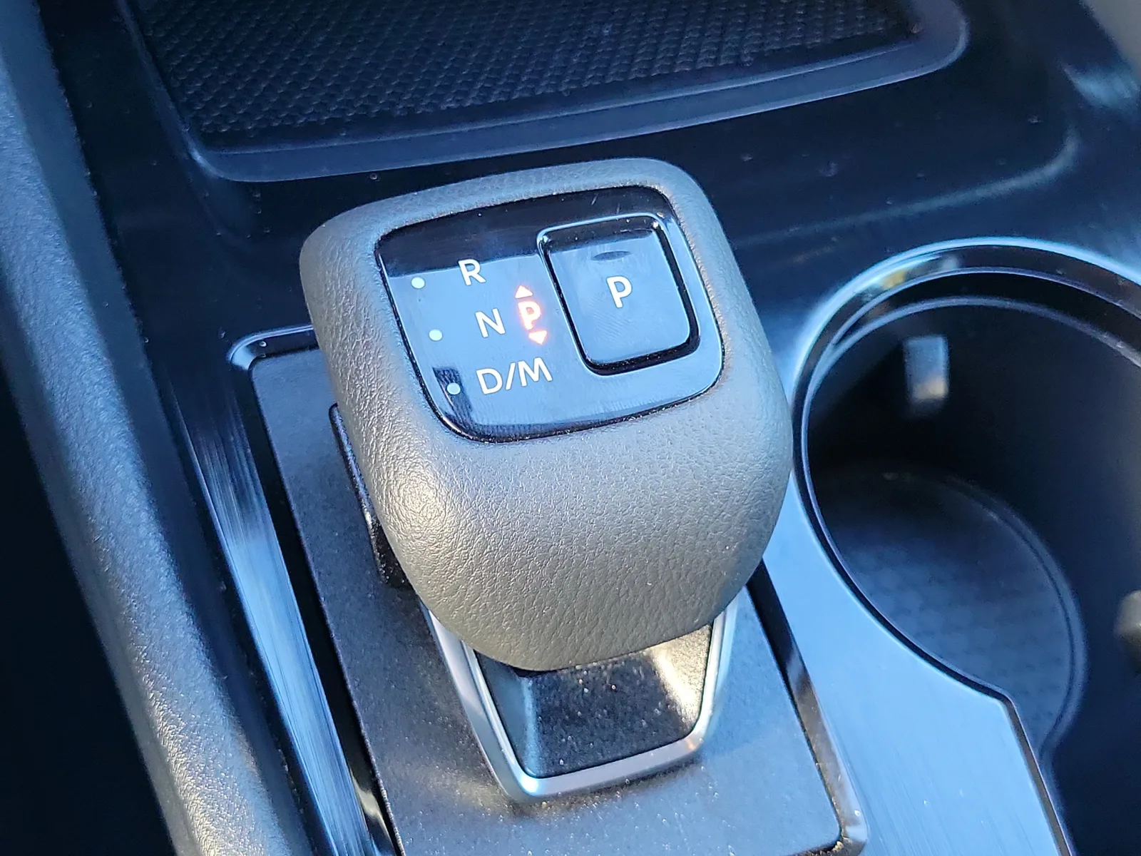 2024 Nissan Rogue S photo 32