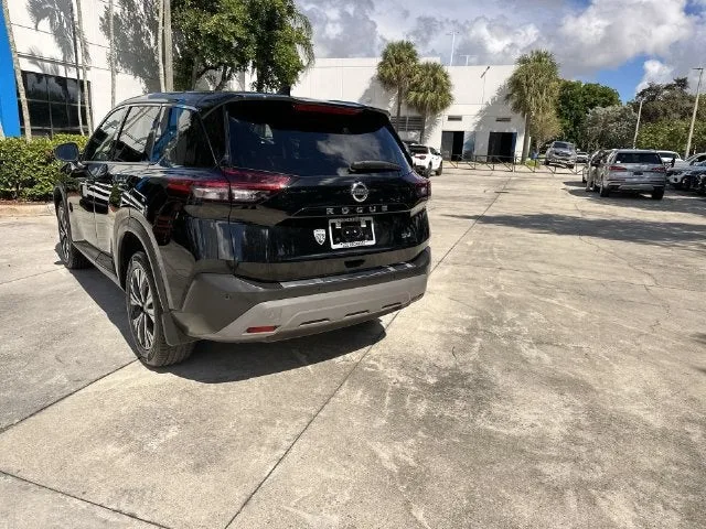 2021 Nissan Rogue SV photo 35
