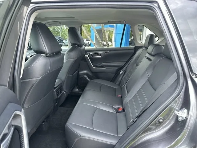2024 Toyota RAV4 XLE Premium photo 27