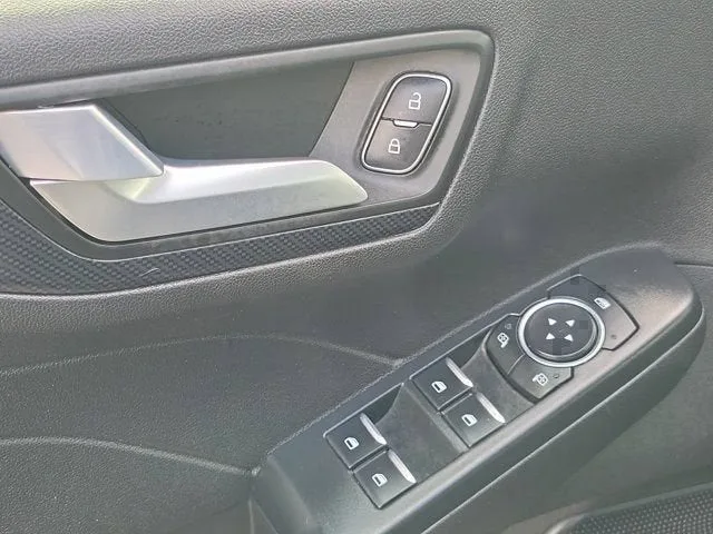 2025 Ford Escape ST-Line photo 20