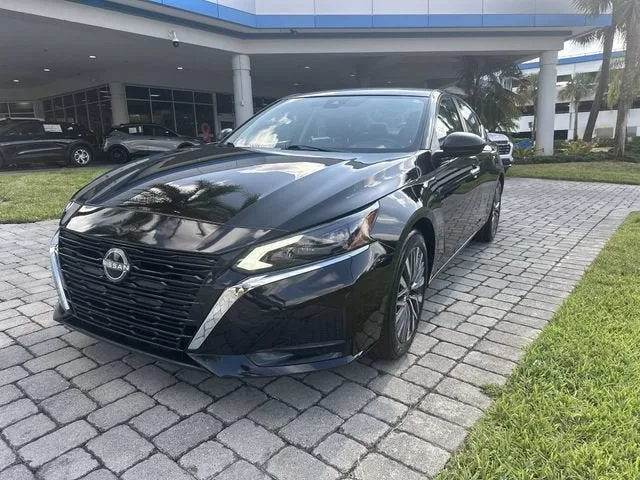 2025 Nissan Altima SV photo 20