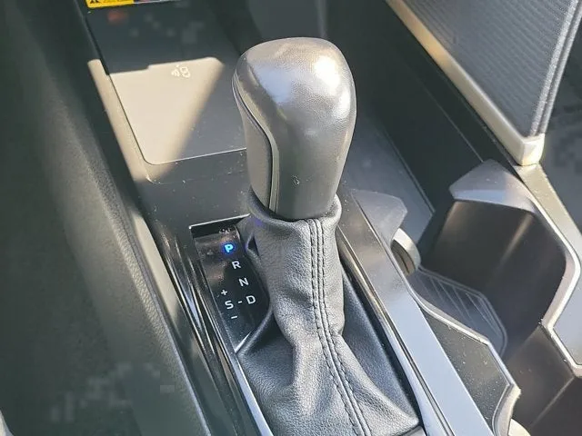 2025 Toyota Camry LE photo 32