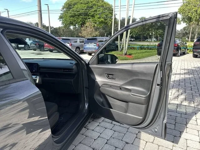 2024 Hyundai Kona SE photo 23