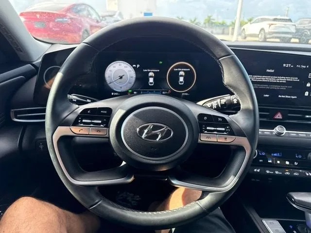 2023 Hyundai Elantra Hybrid Limited photo 6