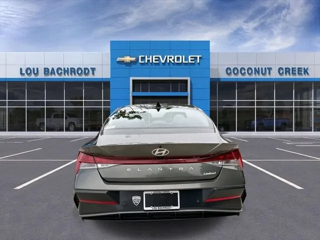 2024 Hyundai Elantra Limited photo 7