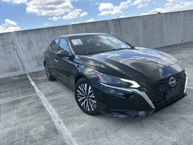 2024 Nissan Altima 2.5 SV photo 14