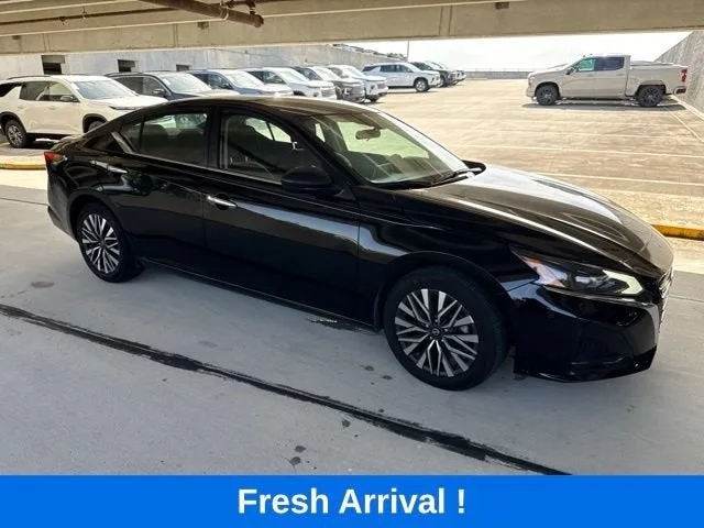 2025 Nissan Altima SV photo 15