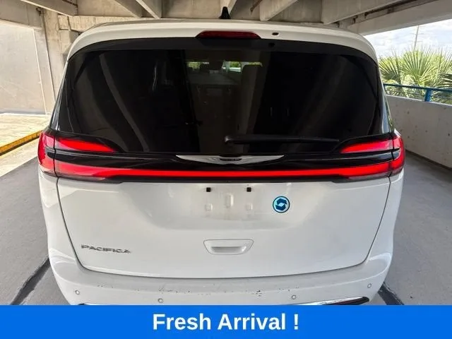 2025 Chrysler Pacifica Select photo 17
