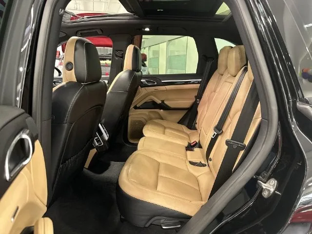 2018 Porsche Cayenne PLATINUM EDITION photo 27