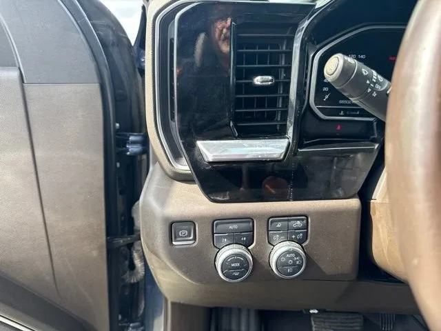 2022 GMC Sierra 1500 SLT photo 8