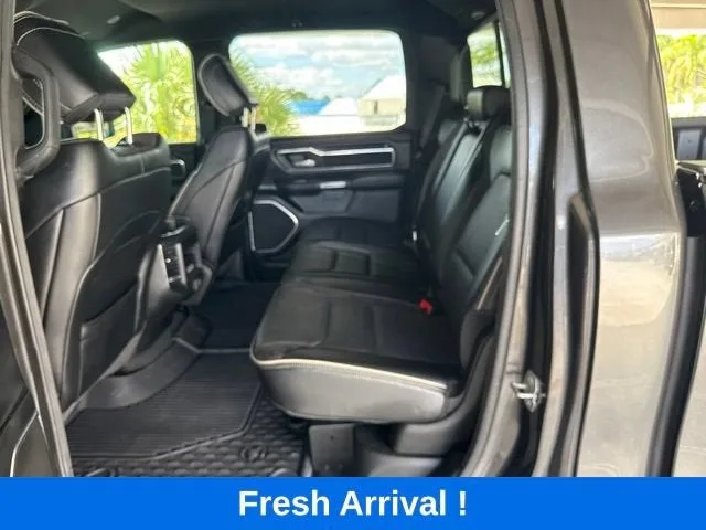 2023 RAM 1500 Laramie photo 3