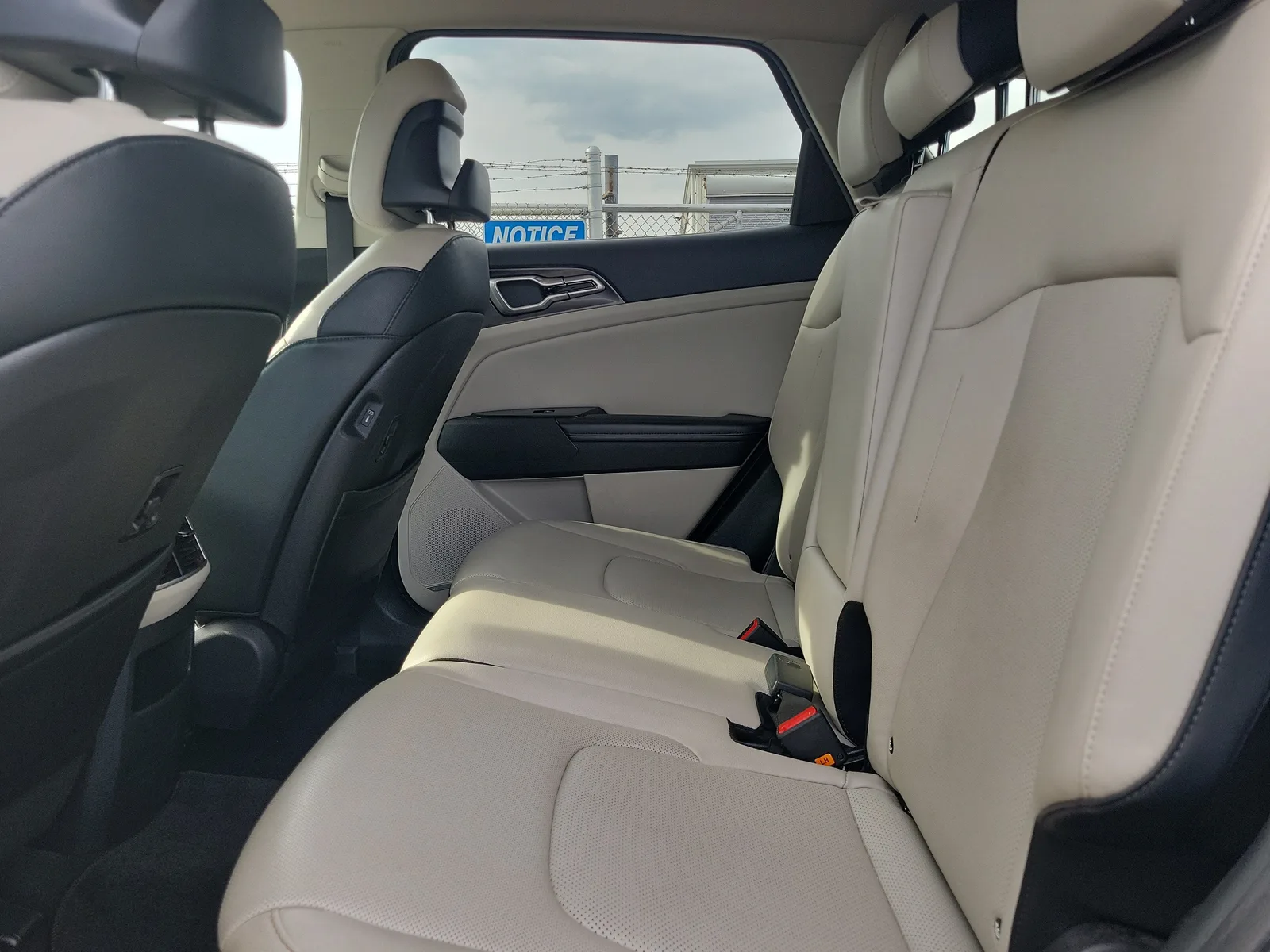 2023 Kia Sportage EX photo 14