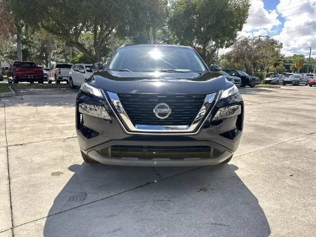 2021 Nissan Rogue SV photo 19