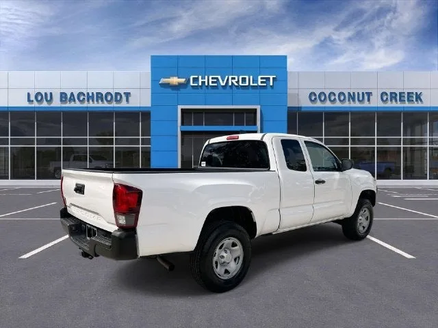 2022 Toyota Tacoma 2WD SR photo 8