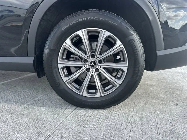2023 Mercedes-Benz GLC GLC 300 photo 11