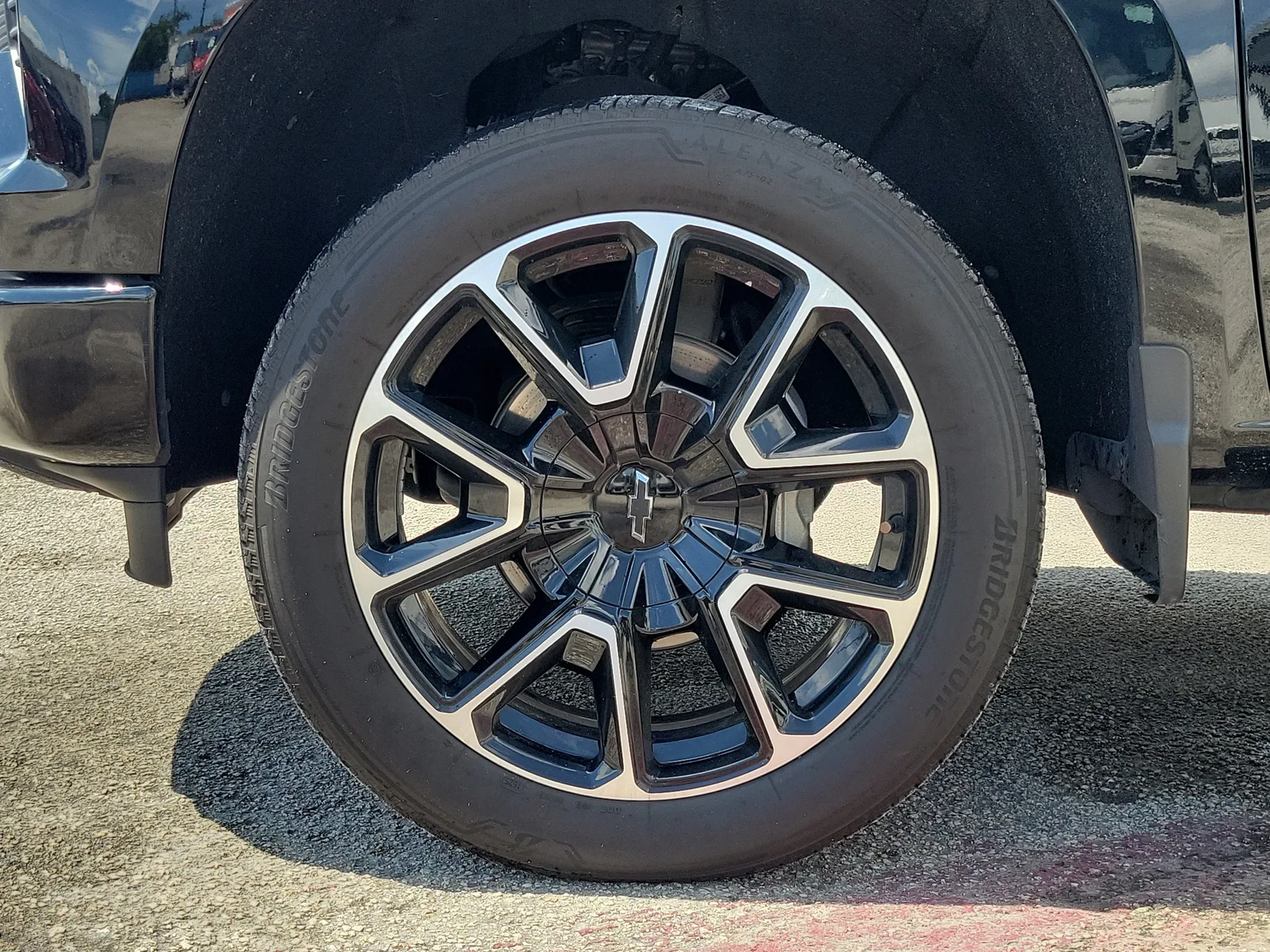 2025 Chevrolet Silverado 1500 RST photo 2