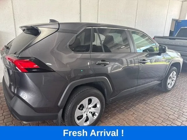 2024 Toyota RAV4 LE photo 13