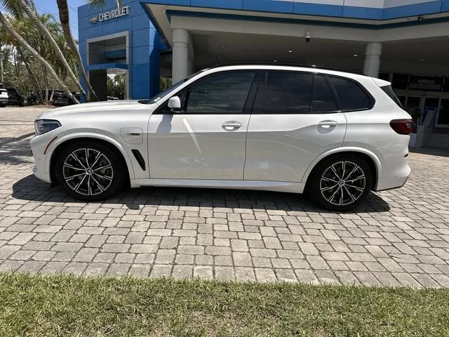 2022 BMW X5 xDrive45e photo 32