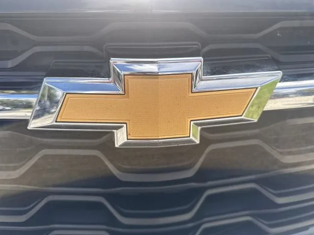 2025 Chevrolet Trax LS photo 10