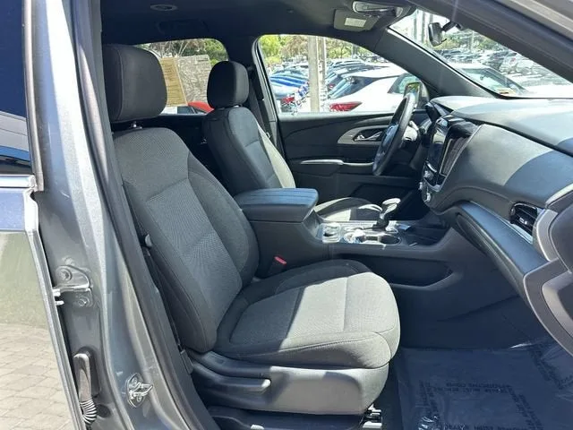 2023 Chevrolet Traverse LT Cloth photo 29