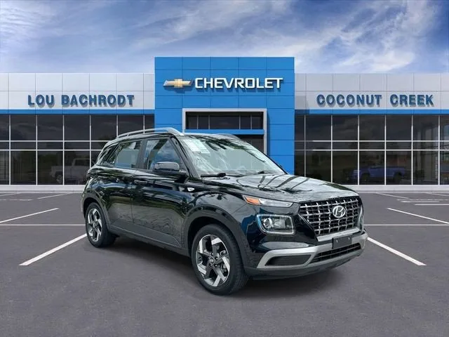 2025 Hyundai Venue SEL photo 2
