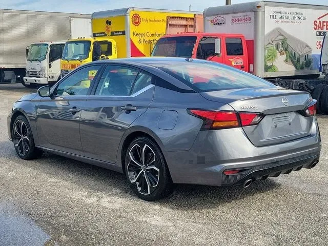 2024 Nissan Altima 2.5 SR photo 5
