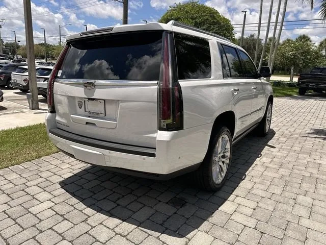 2018 Cadillac Escalade Premium Luxury photo 36