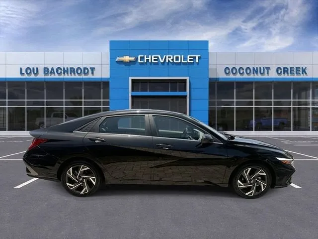 2025 Hyundai Elantra SEL Convenience photo 9
